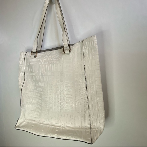 *Free w/Purchase*Steve Madden White Embossed Travel Take Along Tote Earbud Case - Picture 3 of 15